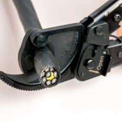 RC-500 - Ratcheting Cable Cutter, 500 MCM