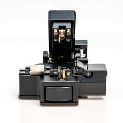 FC-600 - One Step Fiber Optic Cleaver with Auto-Rotating Blade