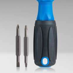 SD-1223 - 6-in-1 Multi-Bit Screwdriver with Phillips, Slotted, Robertson Bits